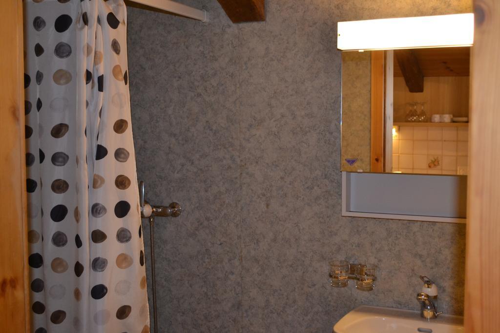 B&B Chasa Arfusch Ardez Стая снимка