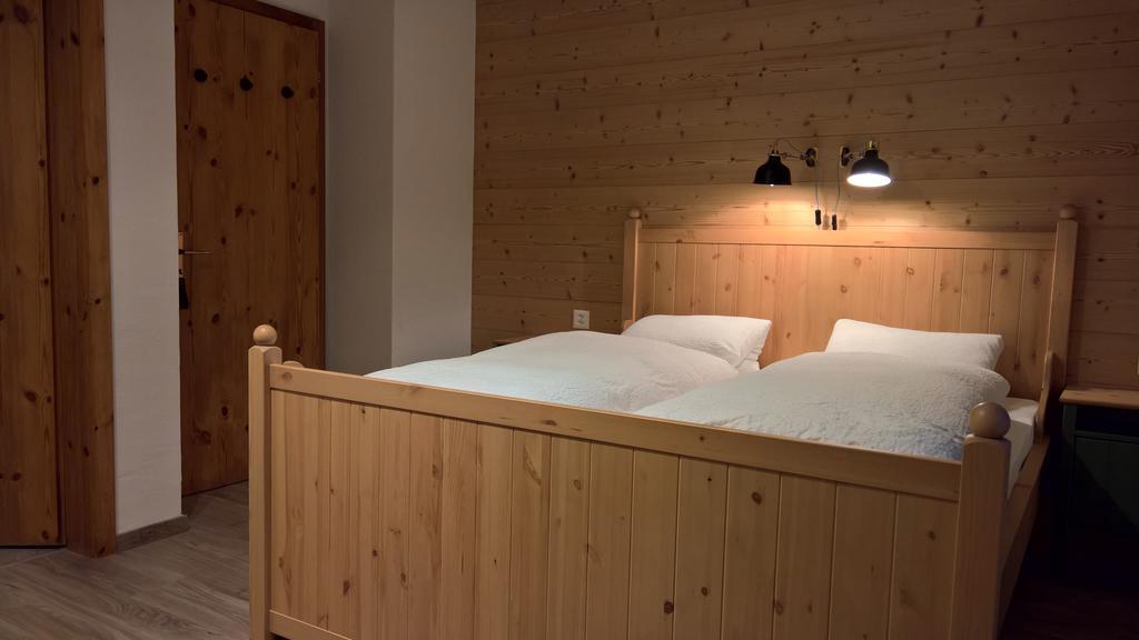 B&B Chasa Arfusch Ardez Екстериор снимка